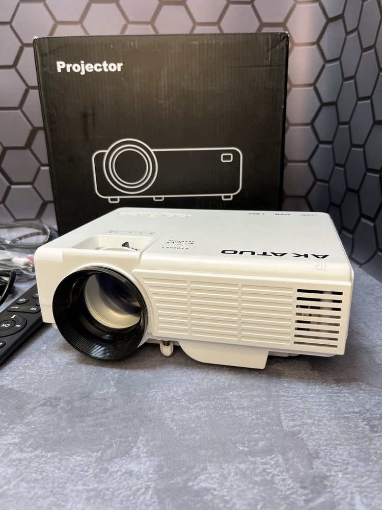 Новий проектор Projector HI04
