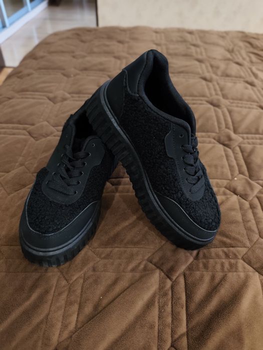 Кросівки жіночі 37р(24см)