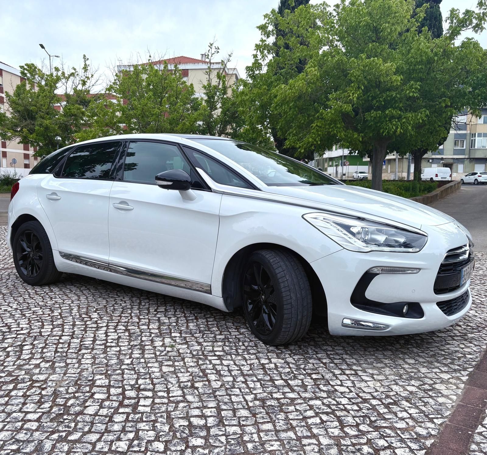 DS5 1.6 HDi So Chic 115 CV com pintura nova