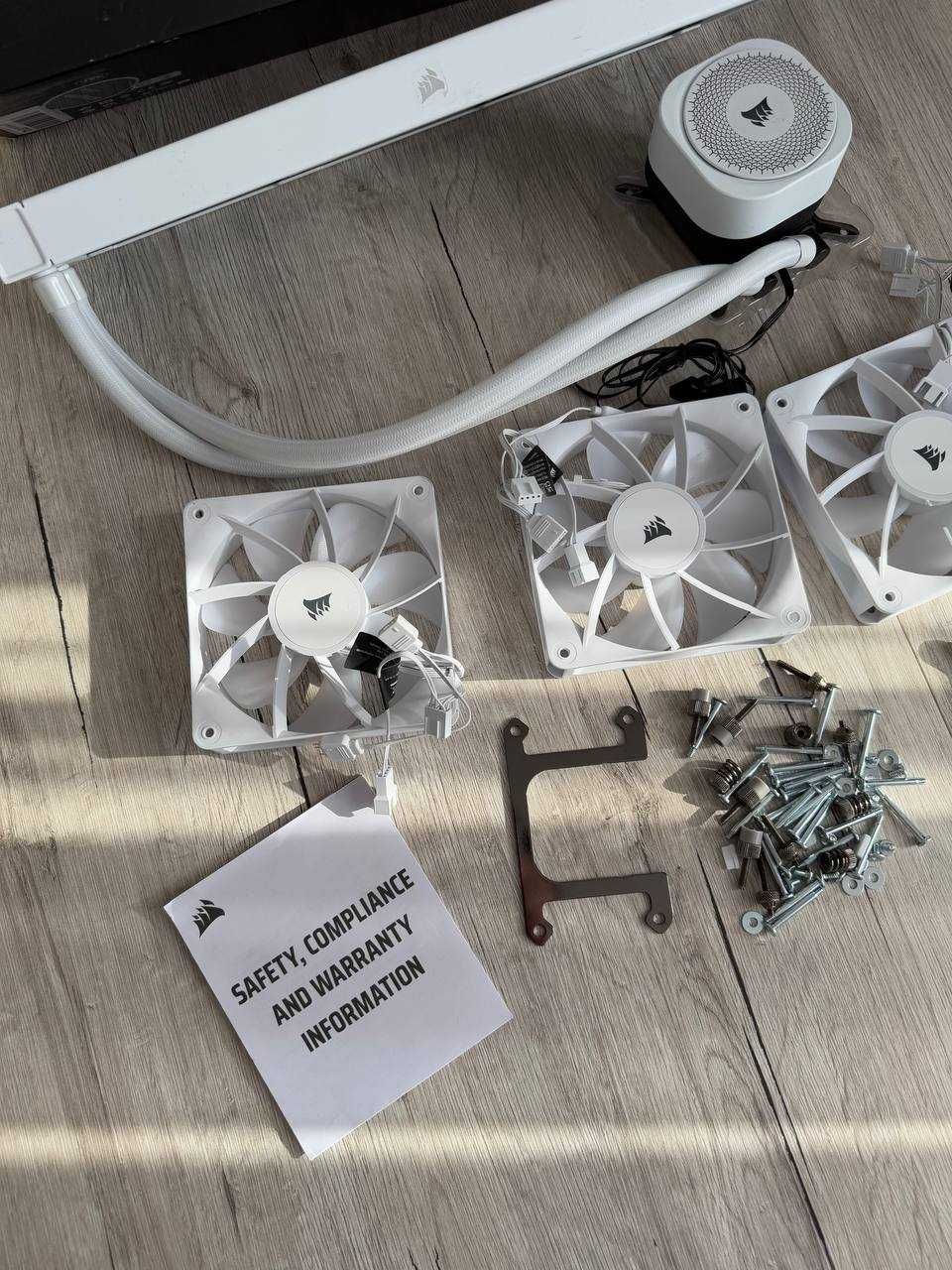 Система рідинного охолодження AIO Corsair Nautilus 360 RS ARGB – White