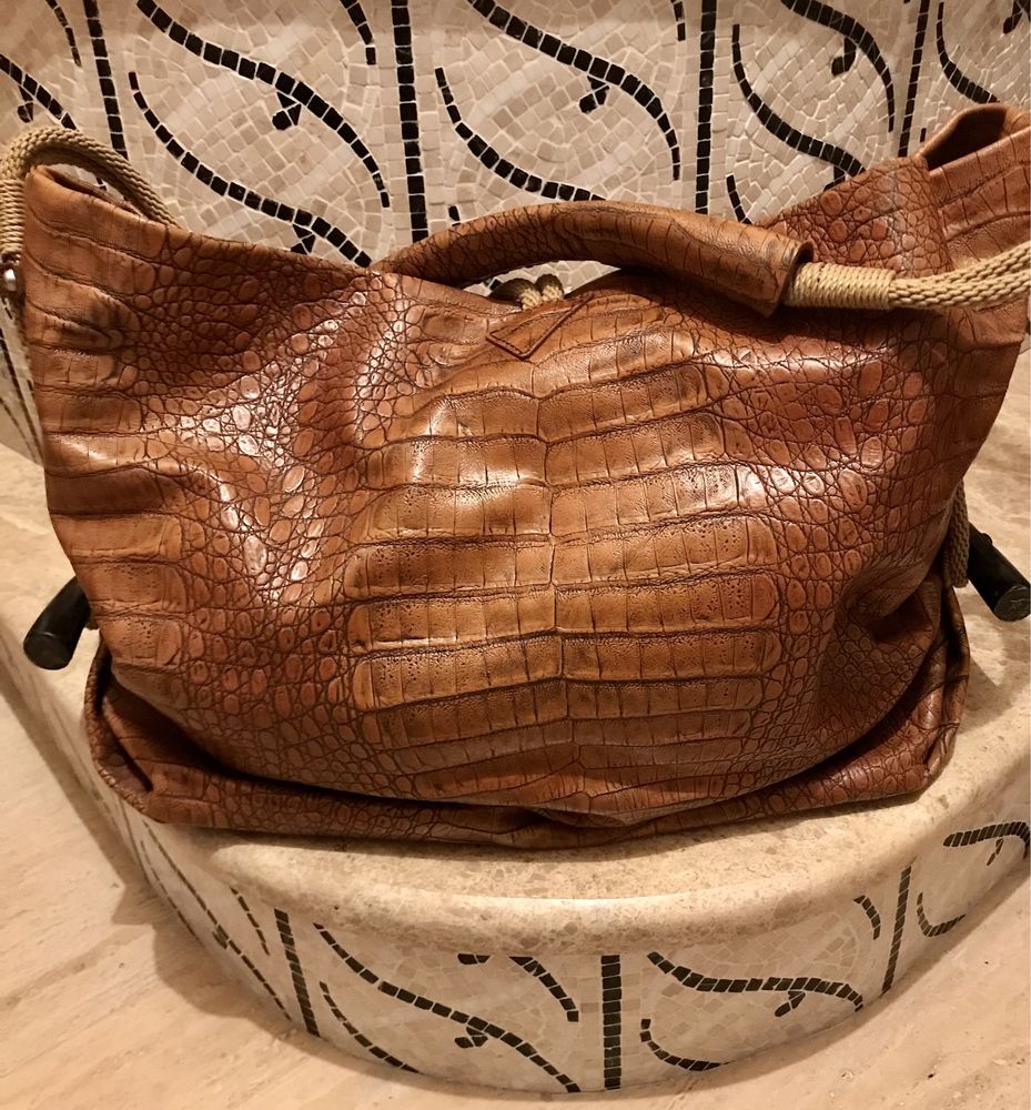 Кожаная сумка-мешок «GIANFRANCO FERRE», оригинал.