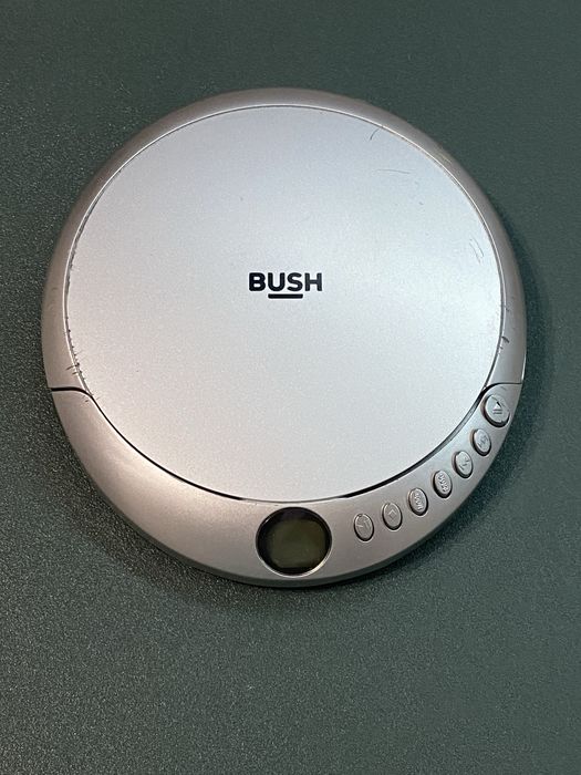 CD-плеєр Bush (Discman) працює