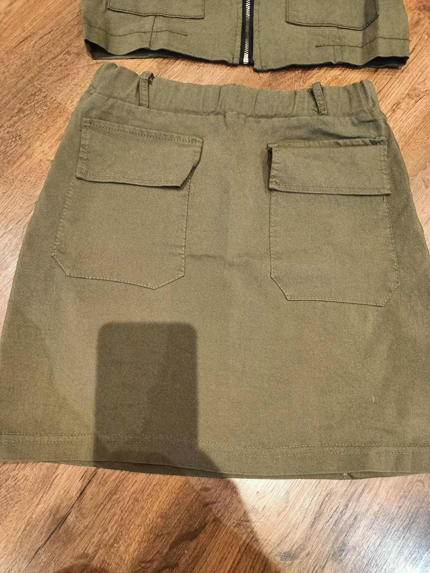 Komplet khaki xs