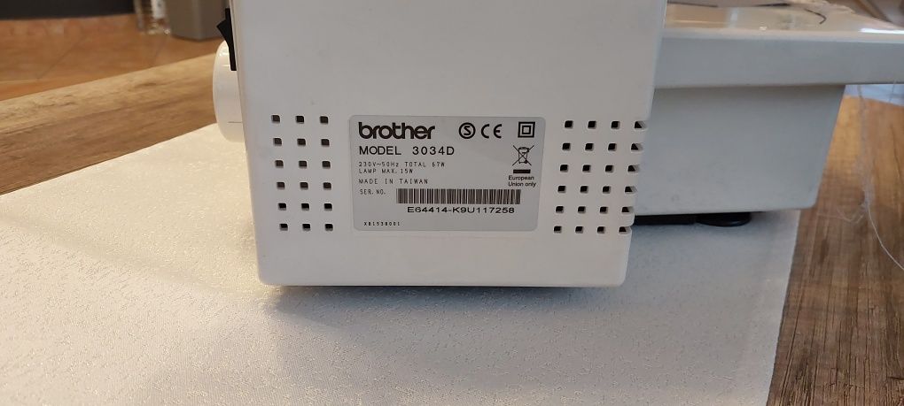 Overlock Brother 3034D, czteronitkowy