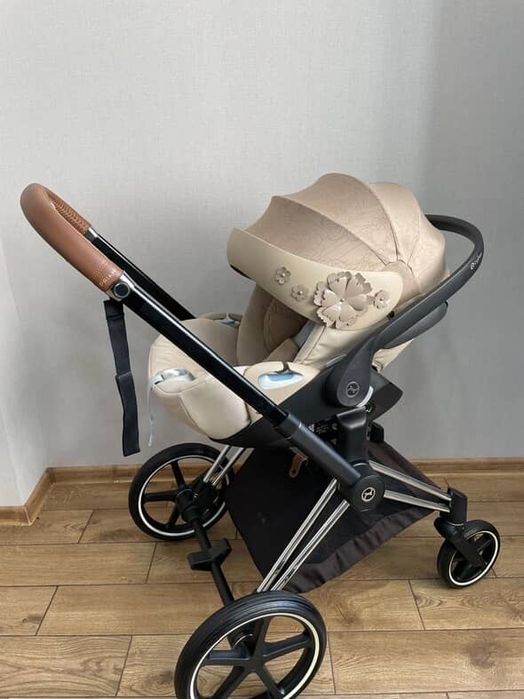 Автокрісло Cybex Cloud T i-Size Simply Flowers Beige