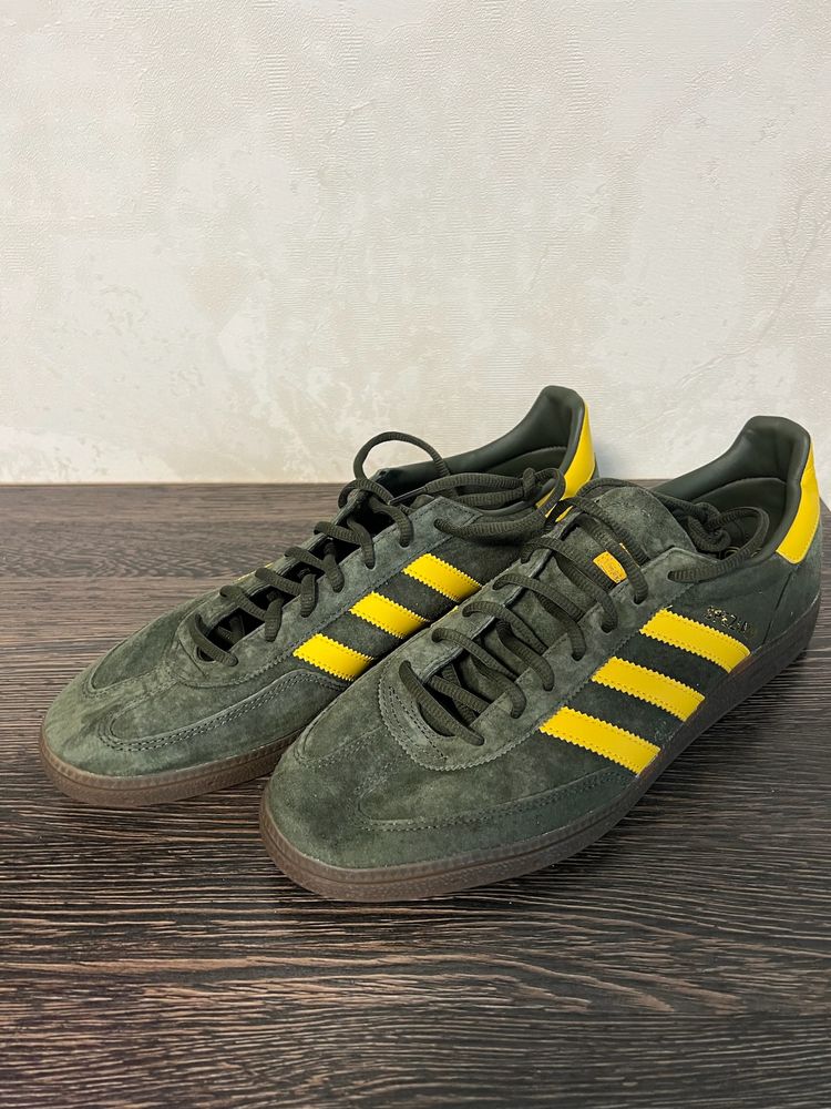 Нові кросівки Adidas Spezial 47 1/3