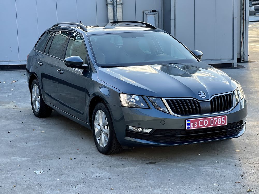 Skoda Octavia A7 2018 рік 1.6TDI - RS style шкіряний салон