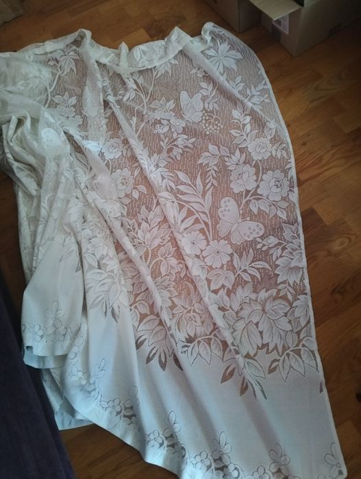 Firanki: szer.260cmx wys.. 150cm i szer.190cmx wys.225cm