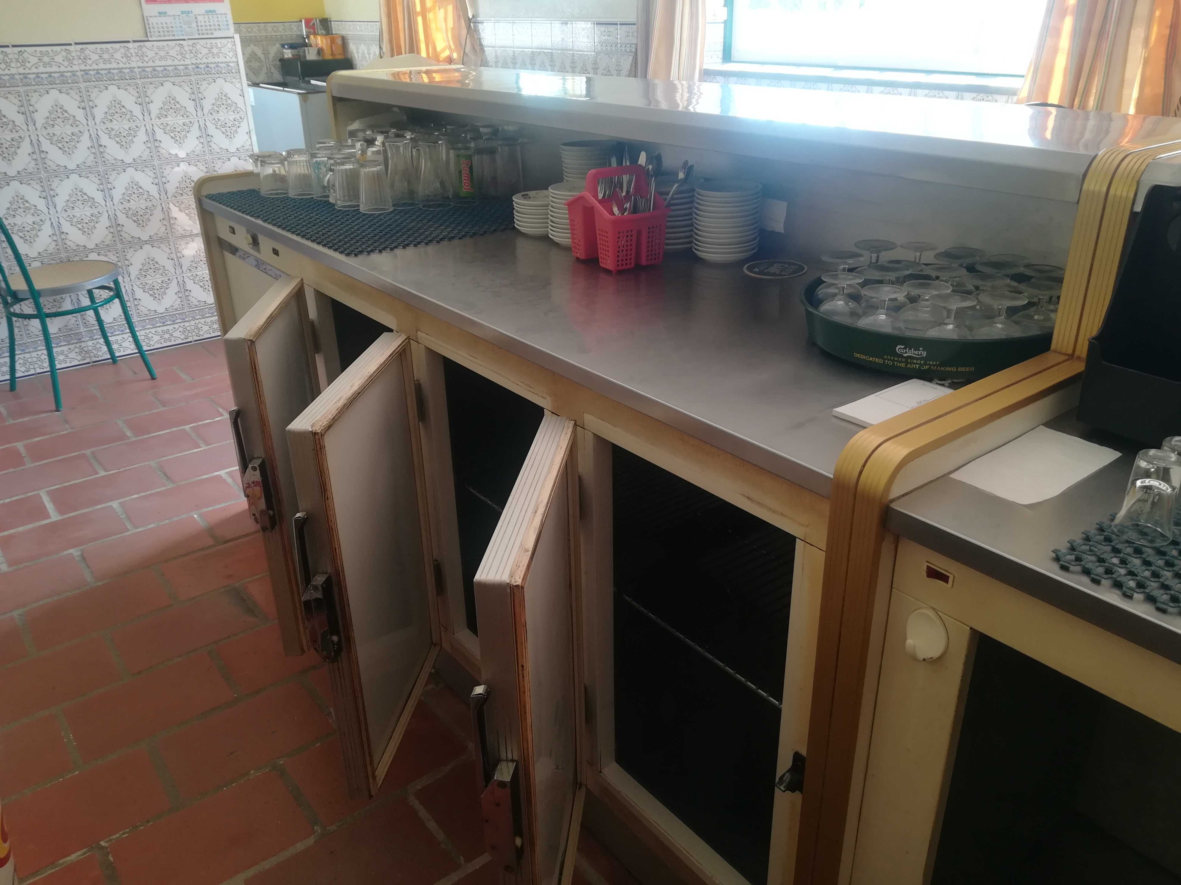 Balcão frigorífico e vitrine para café ou similar