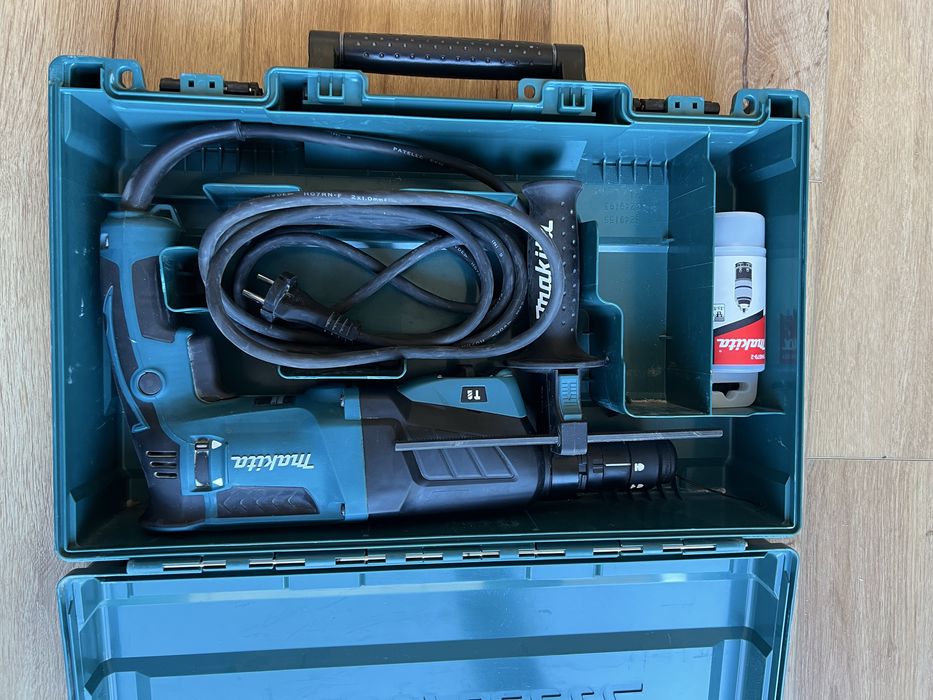 Wiertarka udarowa Makita HR2630T prawie jak nowa.