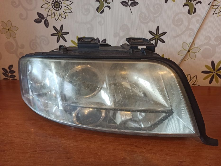 Lampa przednia prawa Audi A6 C5 lift 2003r. xenon Hella przetwornica