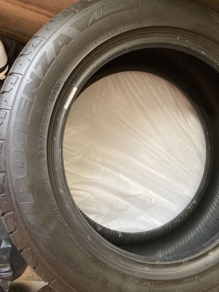 Резина Bridgestone 225\55 R17 Новая!