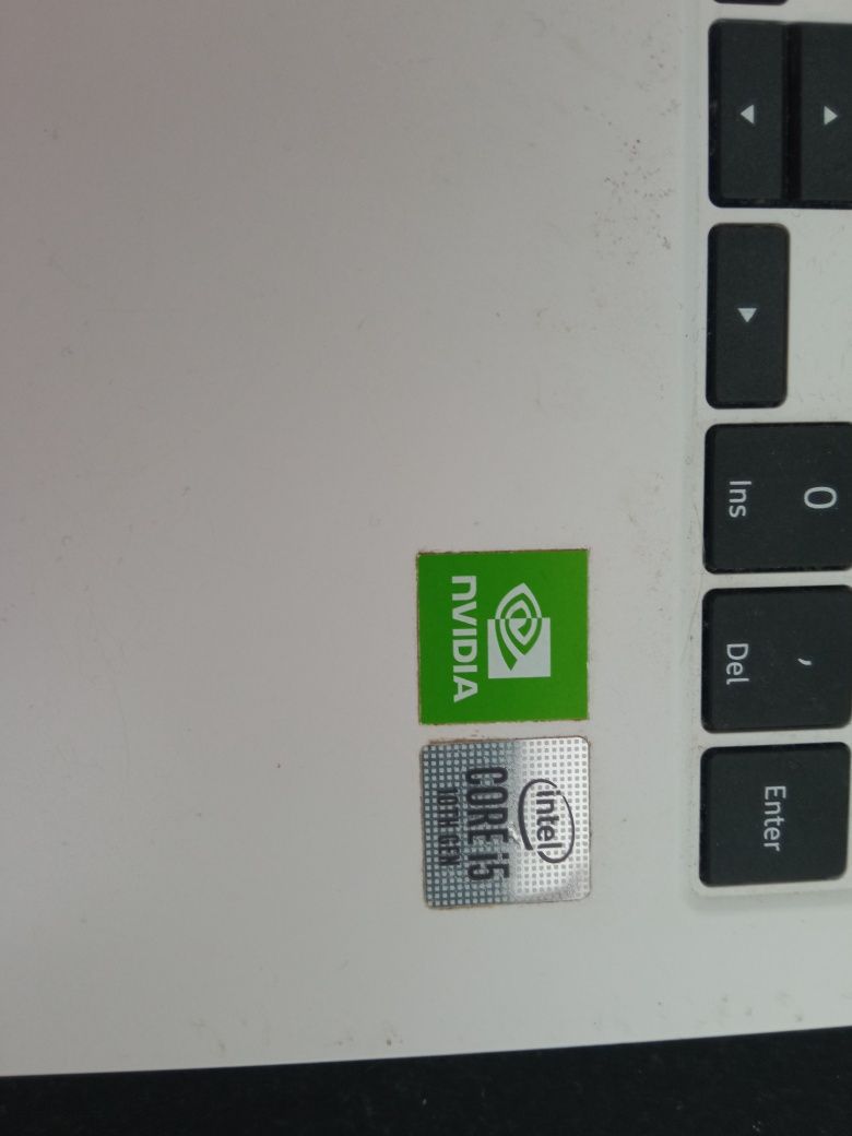 Vendo portátil Samsung ,intelcorei5 
15 10th gen 
8gb RAM ddr4
Placa g