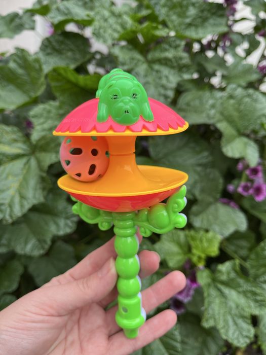 Іграшки для найменших (неваляшка (неваляйка), брязкальце, прорізувач)