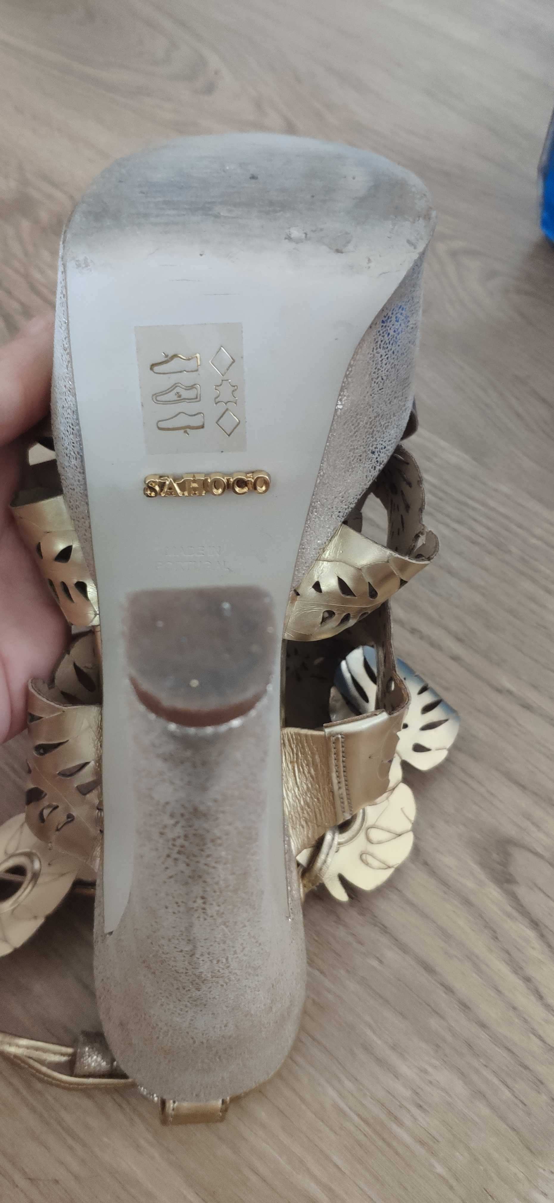 Sandalias de salto alto SAHOCO dourados como novas