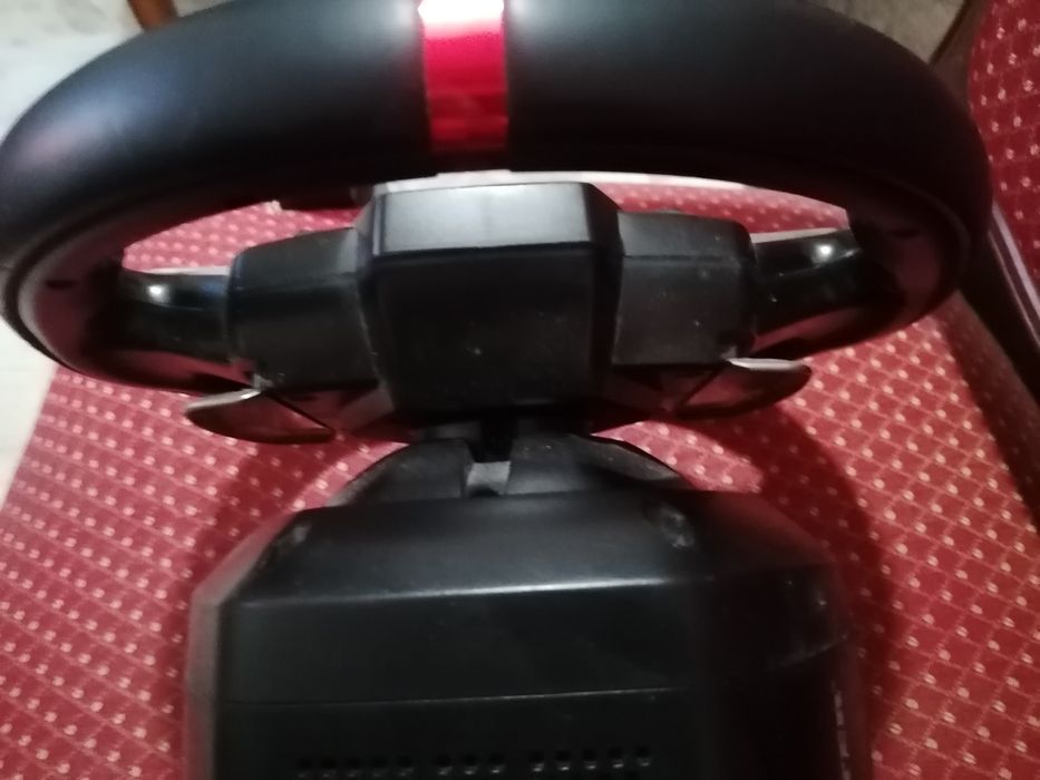 Conjunto volante thrustmaster t248 + pedais T3PM em bom estado