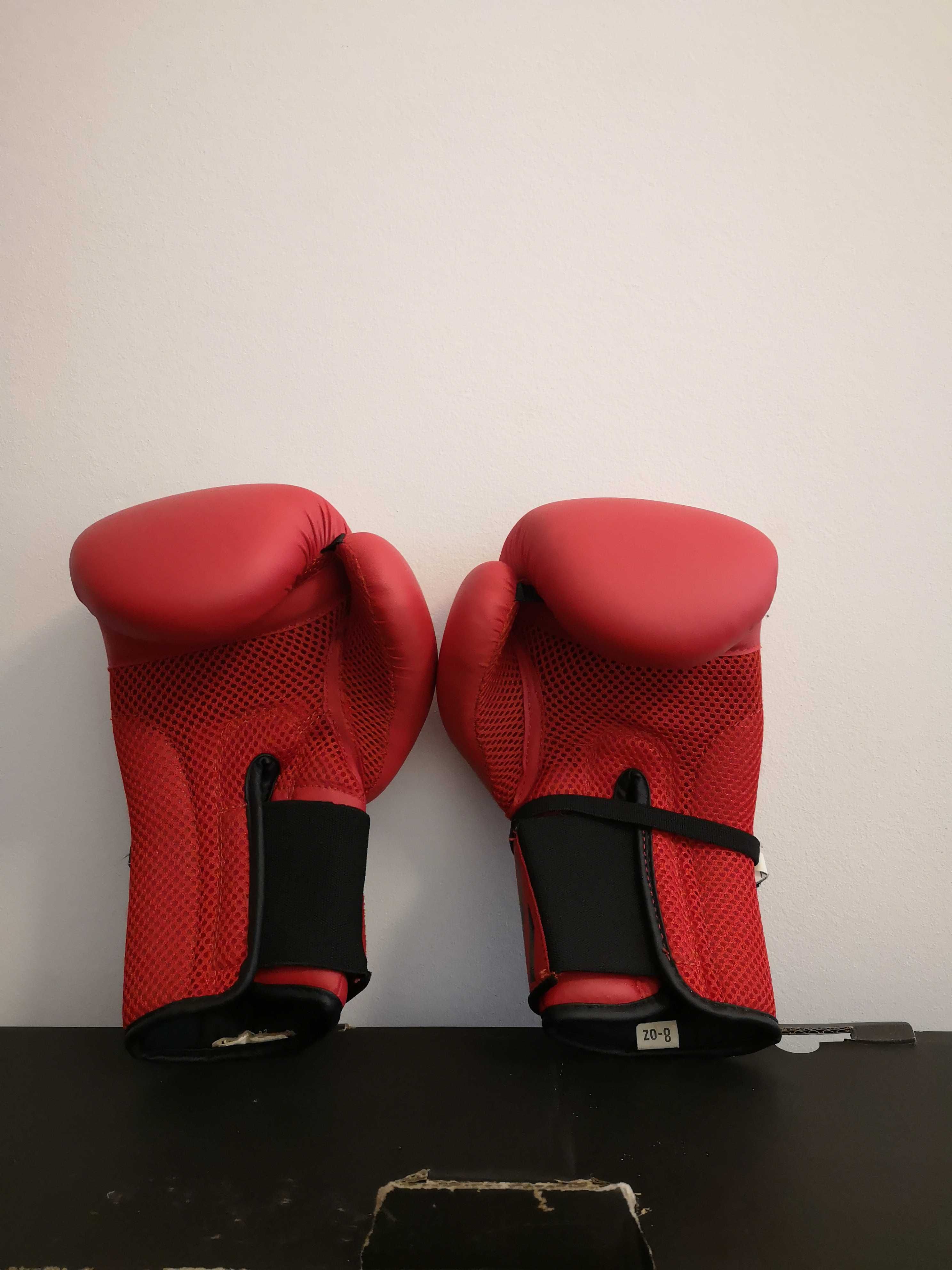 Saco de boxe insuflável Outshock - oferta de luvas e bomba de encher