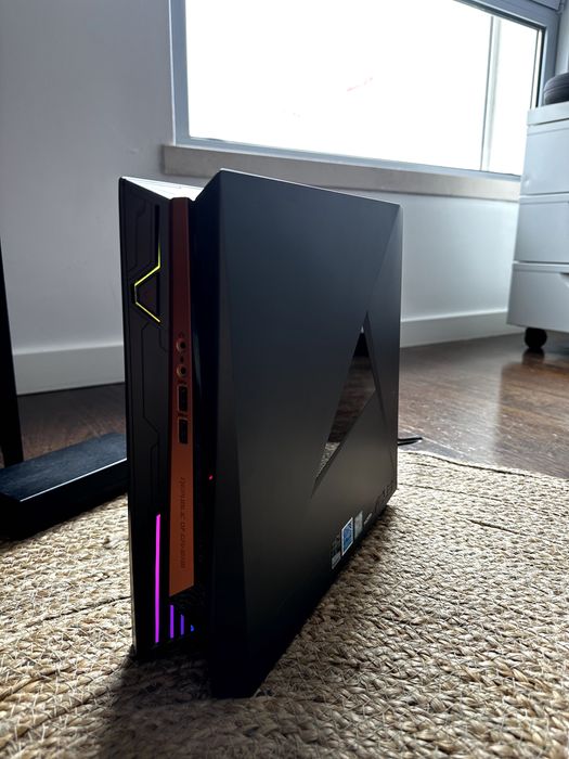 Desktop Gaming ASUS ROG GR8II-T022Z Negociável
