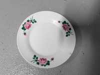 Biały ceramiczny talerzy z dekoracją róży 18 cm