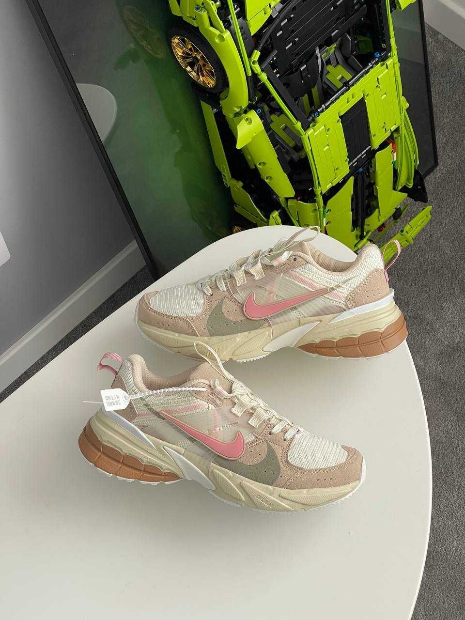 ВСІ РОЗМІРИ! Кросівки Nike V2K Runtekk Beige Pink найк рожеві бежеві