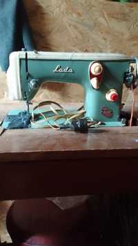 Швейная машинка Lada, Лада
