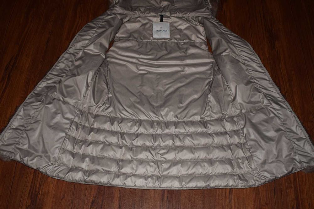 Moncler Down Vest (Женская Пуховая Жилетка с Натуральным Мехом )