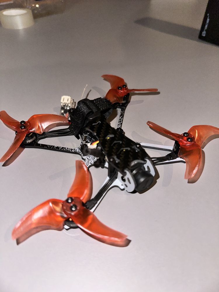 Dron FPV w zestawie