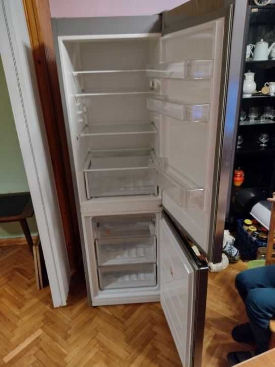 Lodówka Indesit srebrna