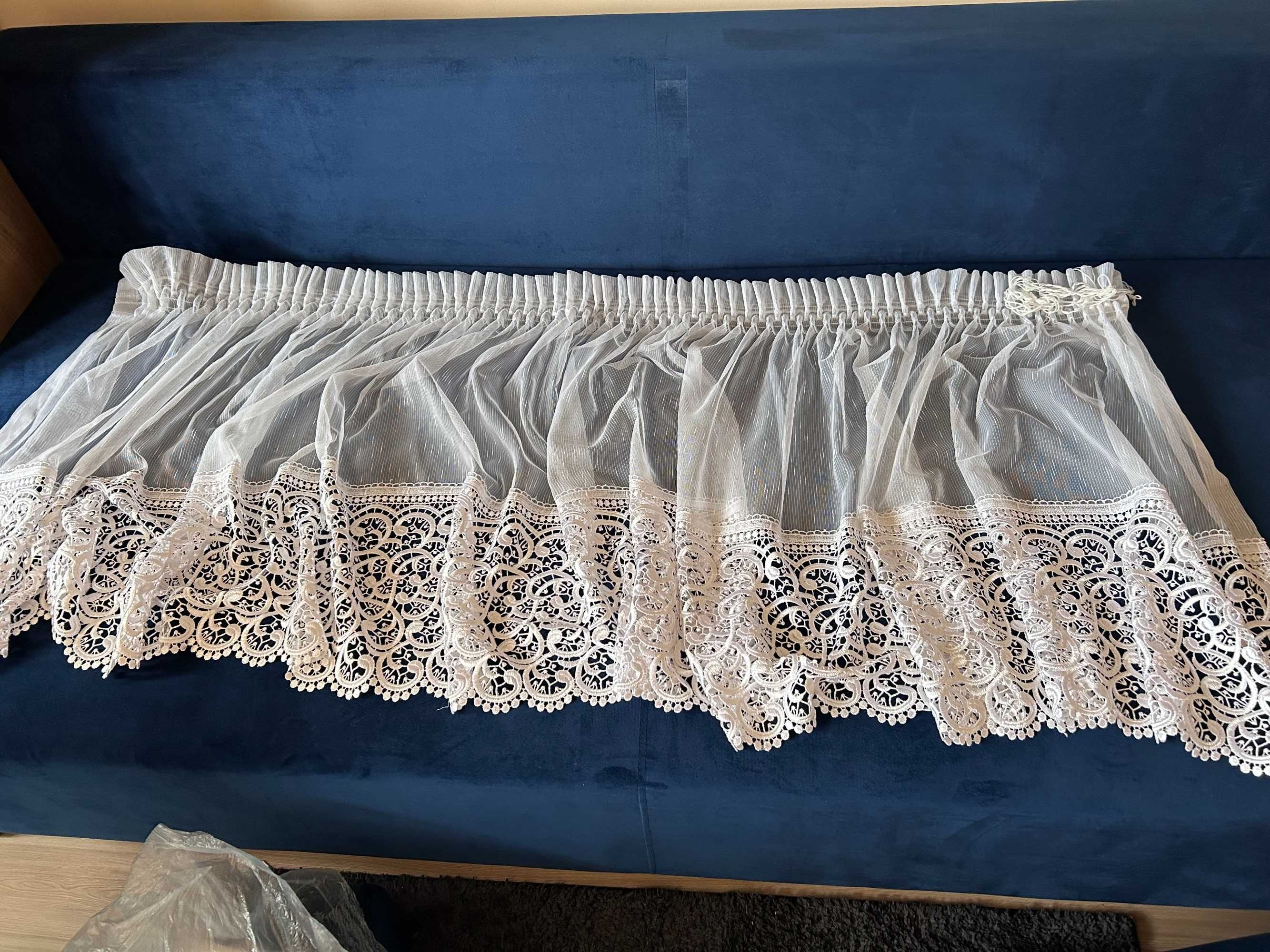 Firanka biała z gipiurą na taśmie 155 x 73cm do pokoju kuchni aneksu