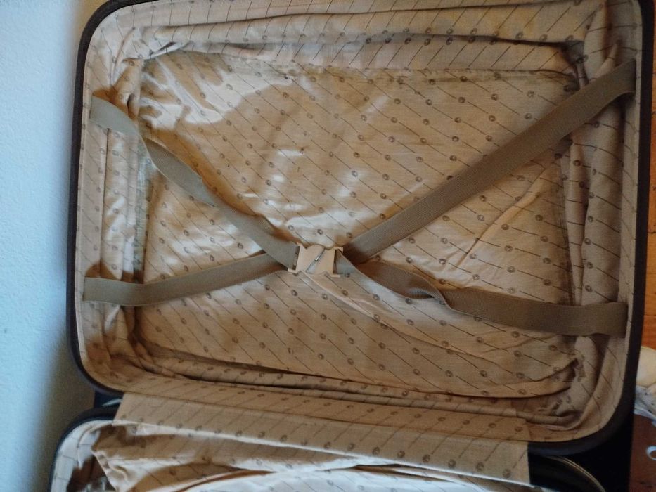 Mala de viagem muito antiga