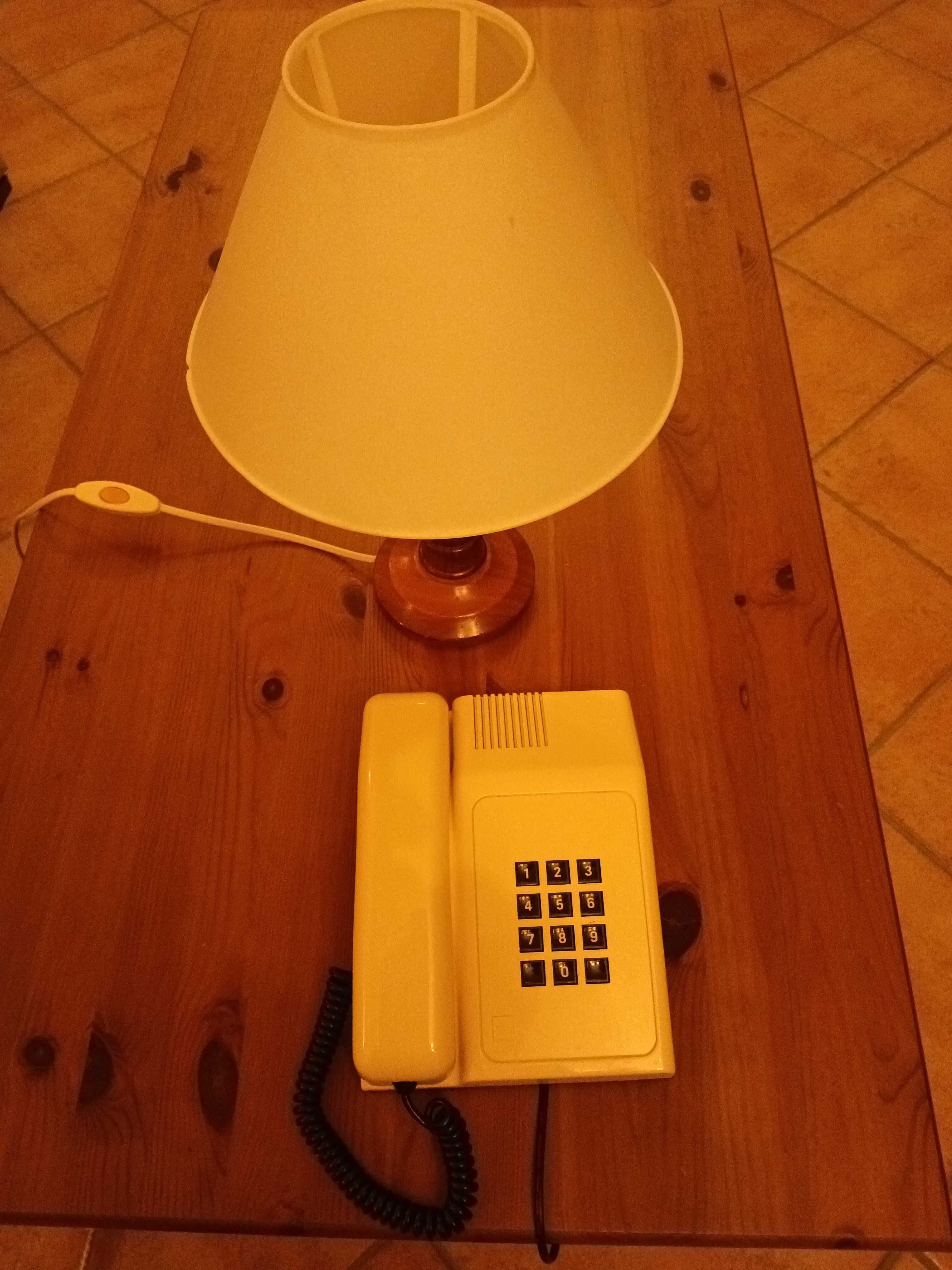 Conjunto Candeeiro e Telefone de Secretaria