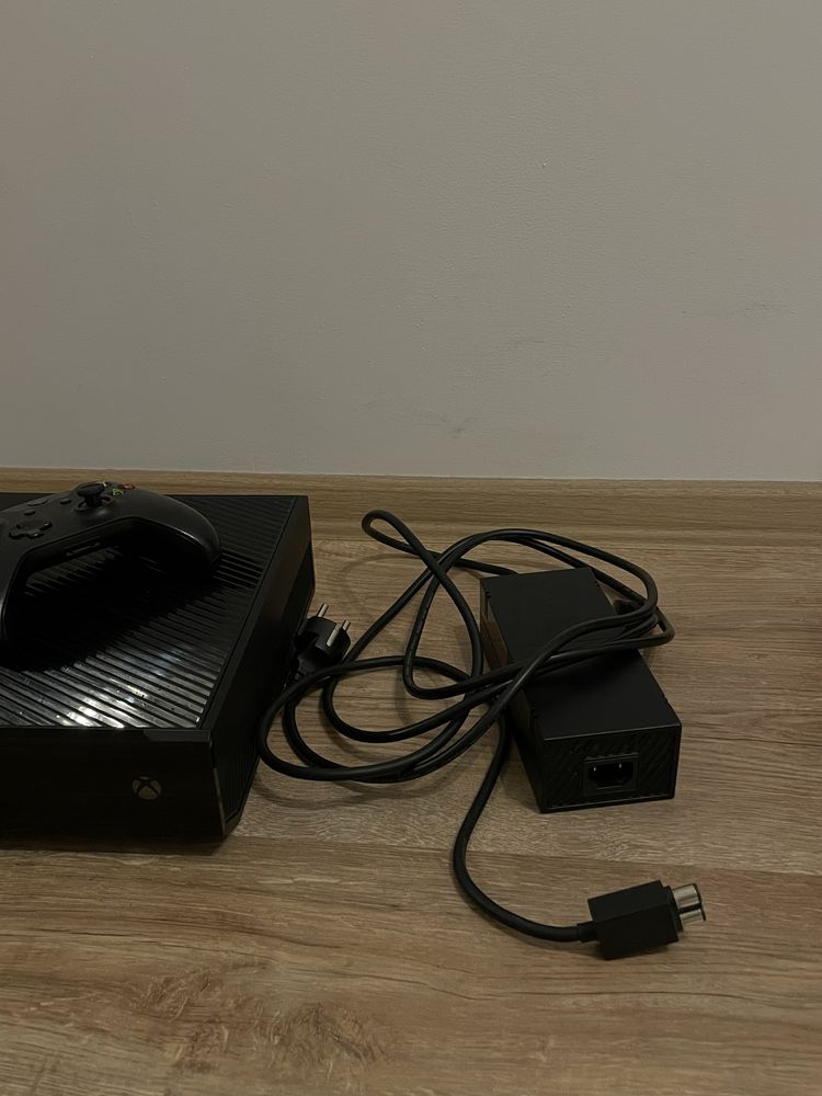 Xbox one 1tb + pad i gra