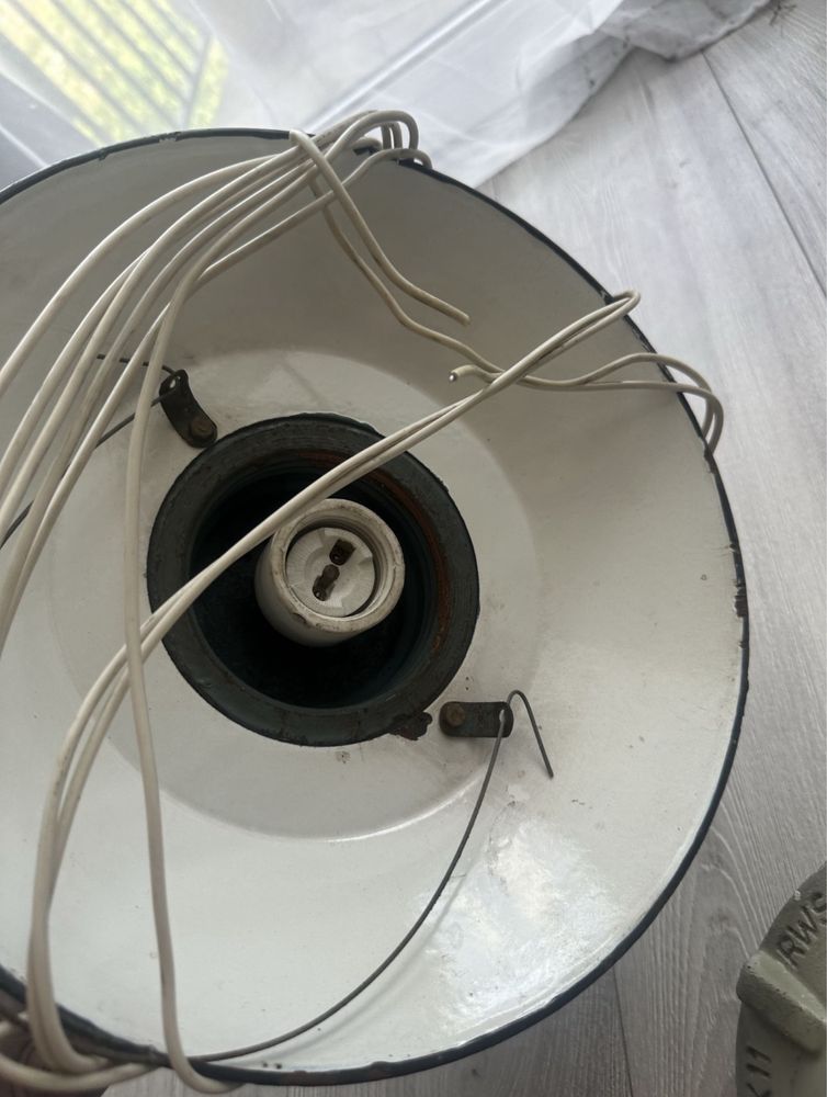 Zestaw starych lamp Emaliowanych z prlu