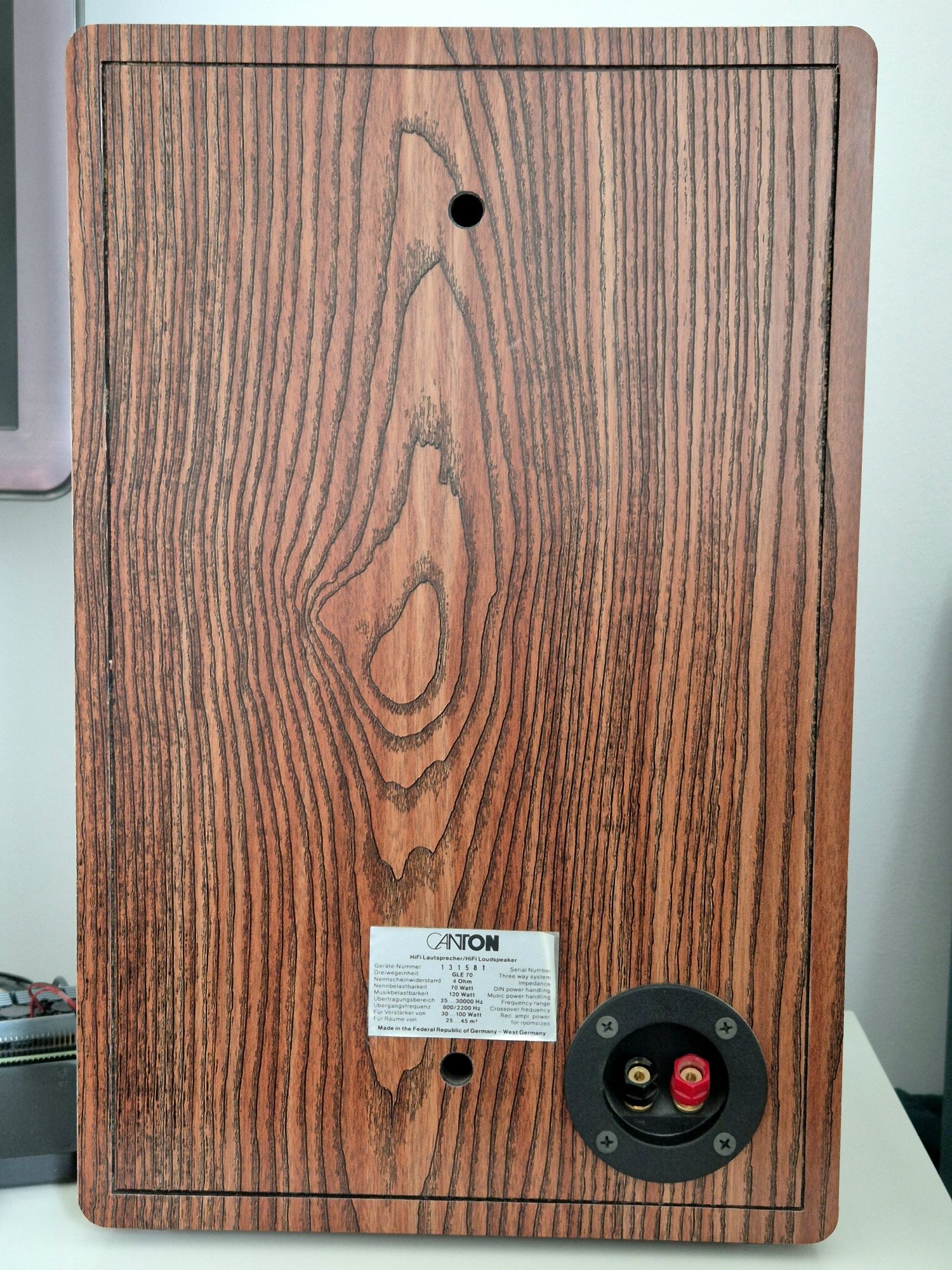 Monitory Canton GLE 70