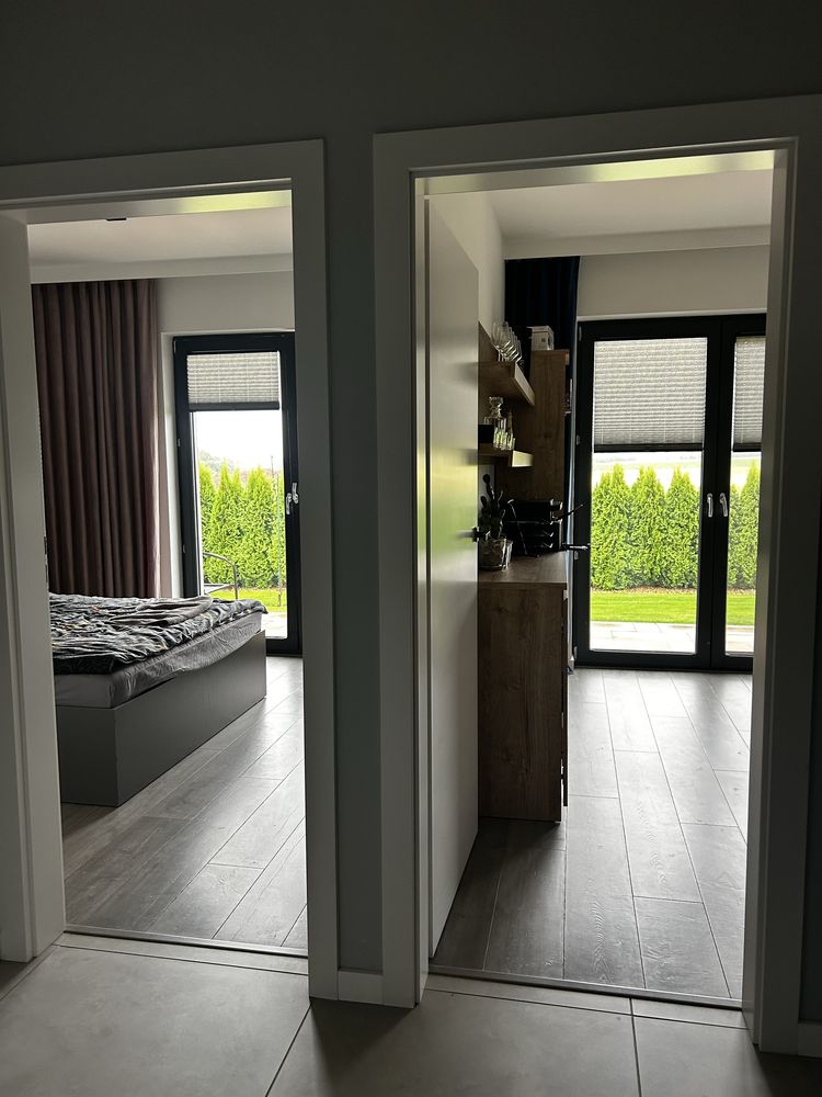 Dom parterowy z garazem i ogrodem