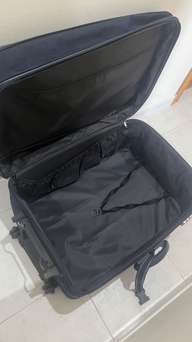 Mala preta de arrumação RAJ