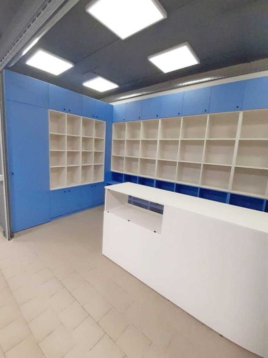 Продам комплект якісних меблів: стелажі, прилавок, шафи. Чудовий колір