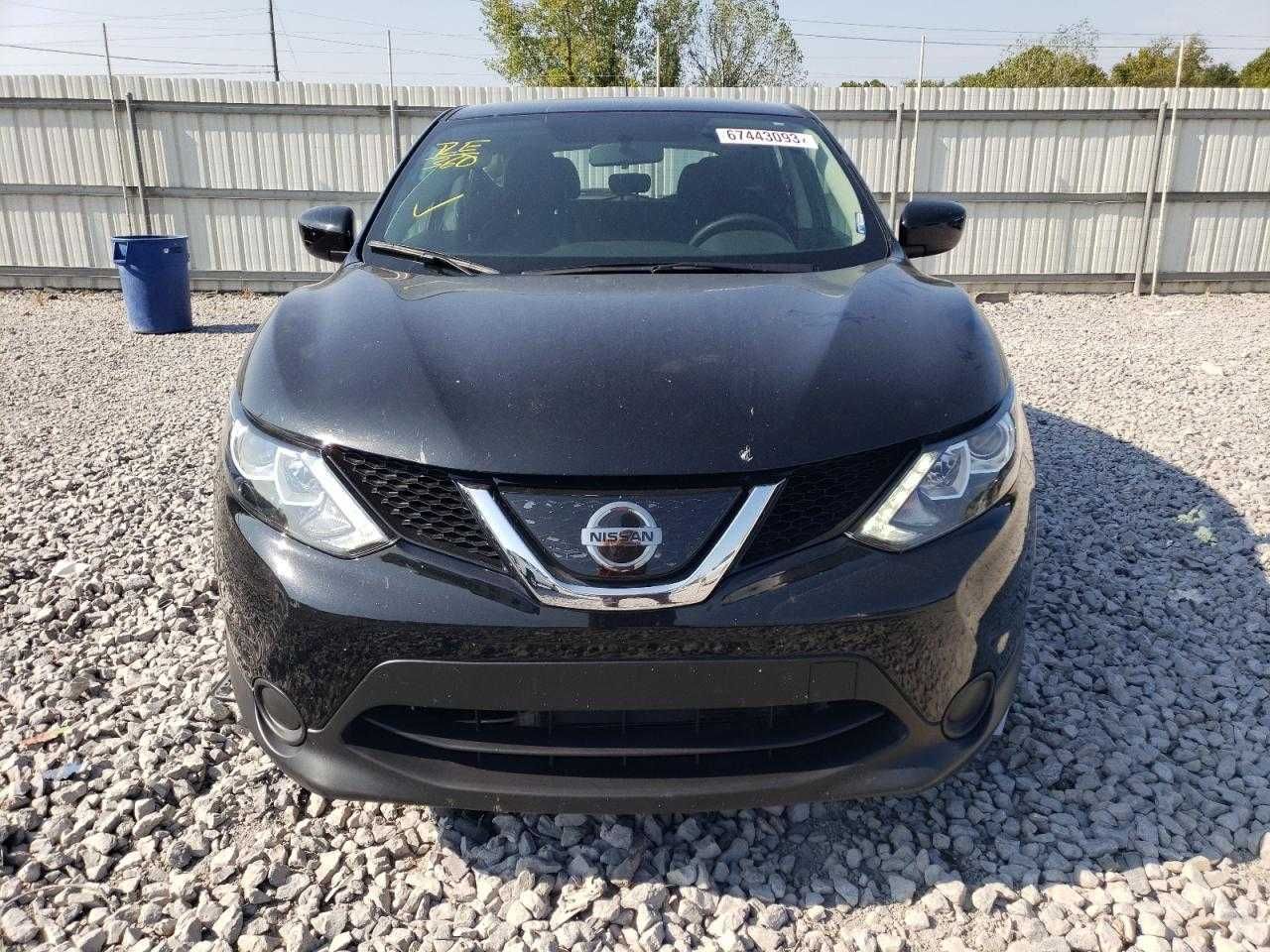 Nissan Rogue Sport S 2018