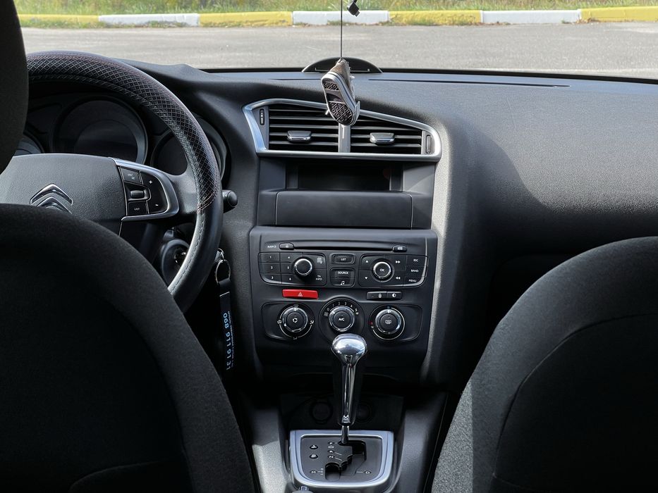 Citroën C4 II (B7) • 2012 рік • 1.6 VTi (EP6C) • Автомат
