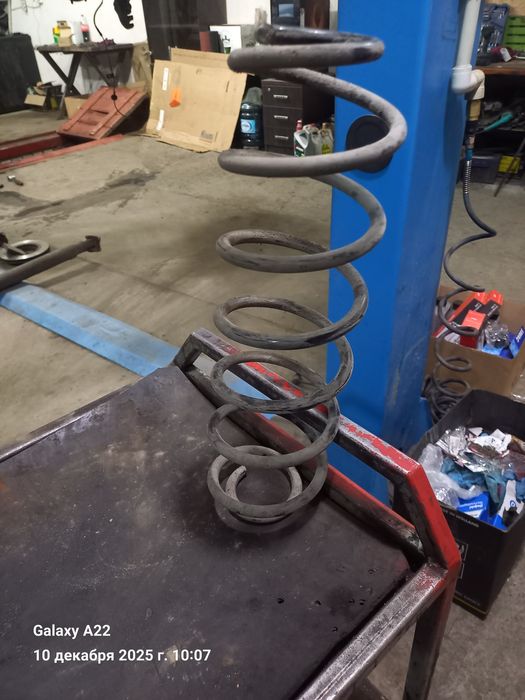 Пружина  джета 2016г.