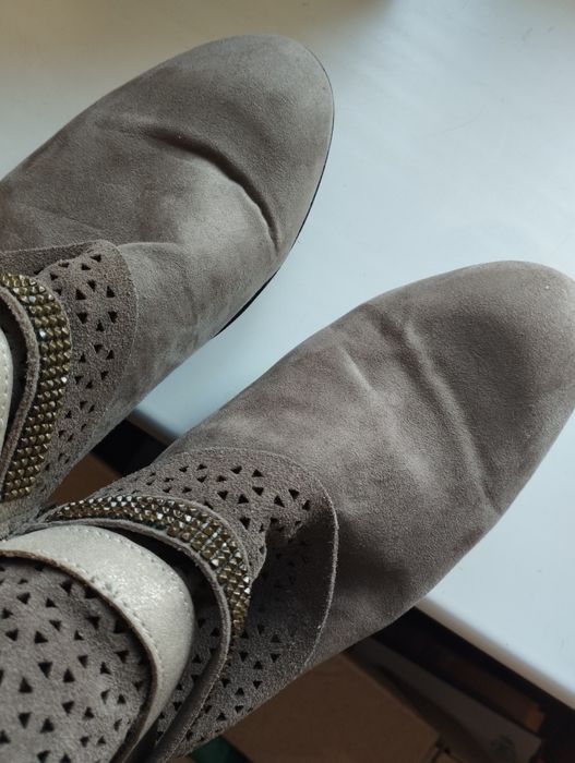 Стильні жіночі ботинки