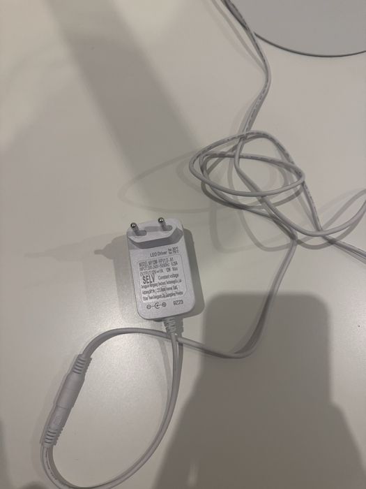 Candeeiro branco para secretária