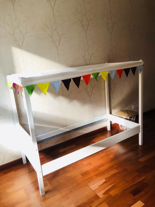 Cama de criança branca