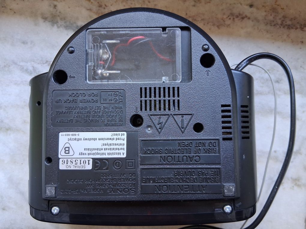 Radiobudzik SONY ICF-C212