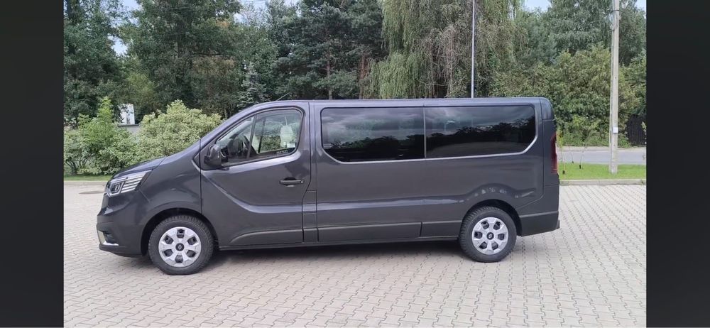 Wynajem  busa 9 osobowego Poznań Renault traffic long