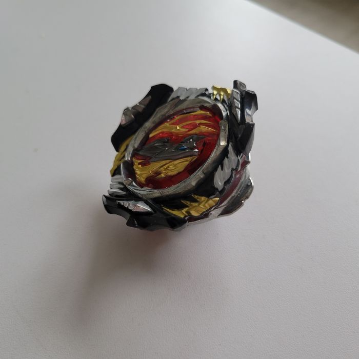 Продам Бейблейд Дивайн Белиал оригинал 6 сезон, Takara Tomy