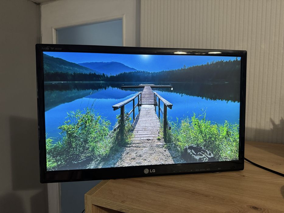 монітор/телевізор LG M2232D-PZ