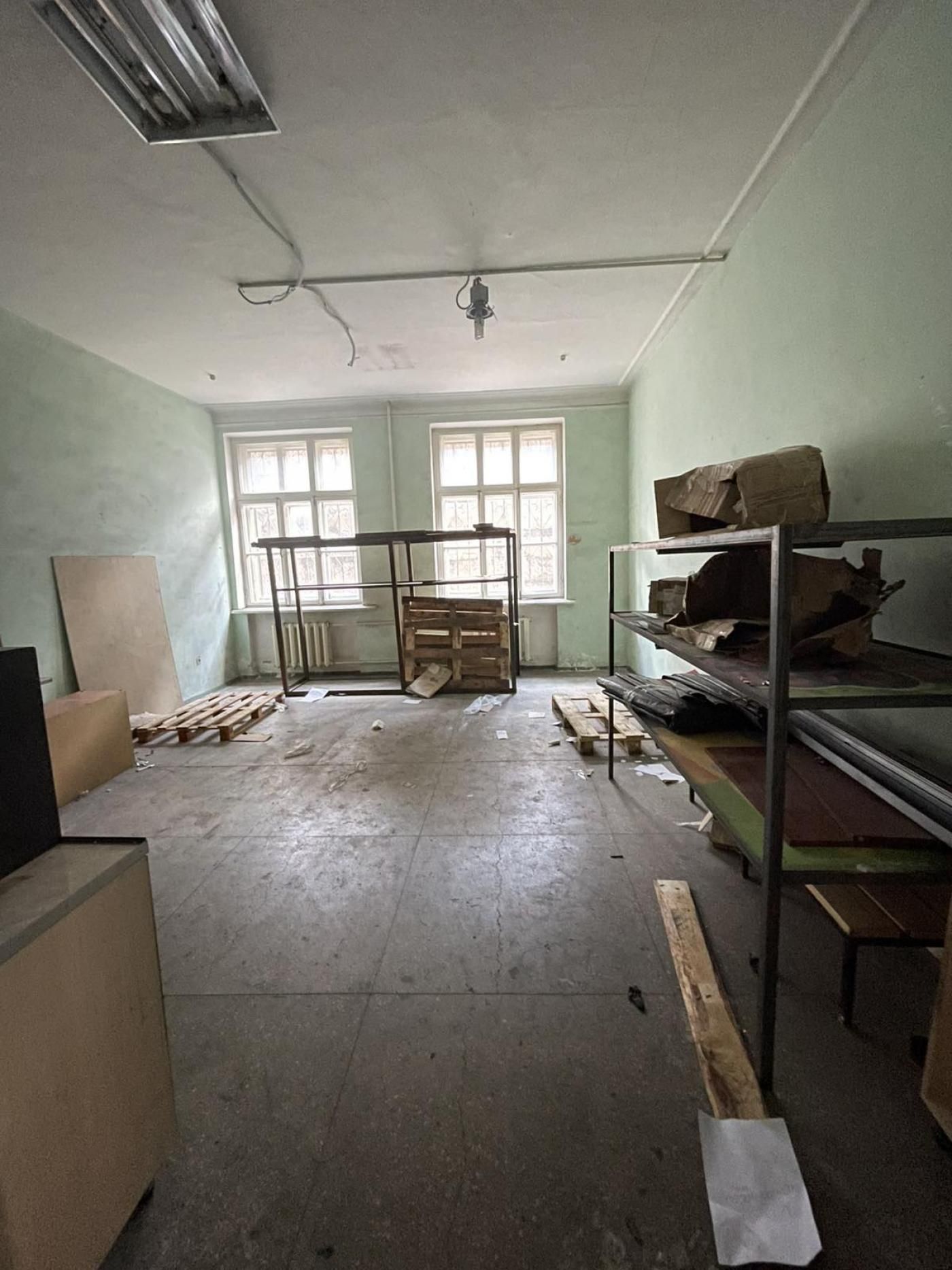 Здається в оренду складське приміщення в адміністративній будівлі