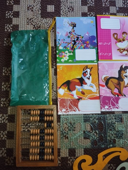 Одним лотом за 200грн.канцтовары,тетради, карандаши, линейка и т.д.