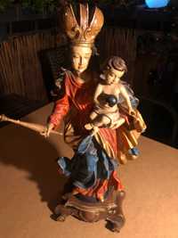 Figurka Matki Boskiej z Dzieciątkiem